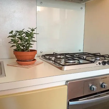Comfortable Flat 15 Minutes Walk From Duomo Milaan