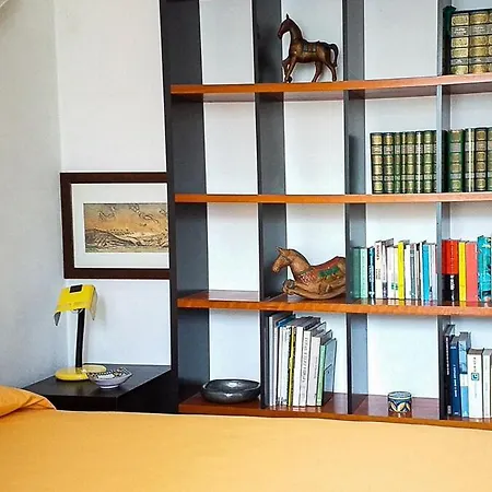 Comfortable Flat 15 Minutes Walk From Duomo Appartement