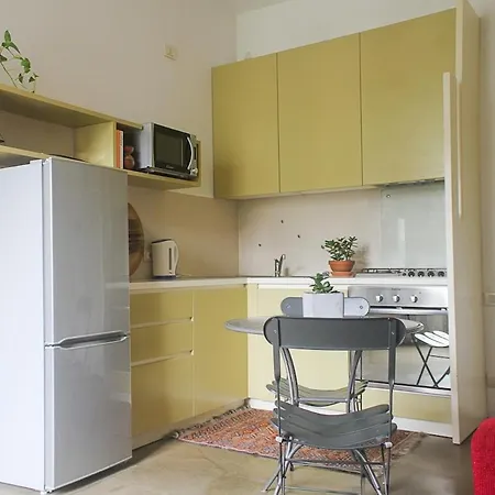 Comfortable Flat 15 Minutes Walk From Duomo