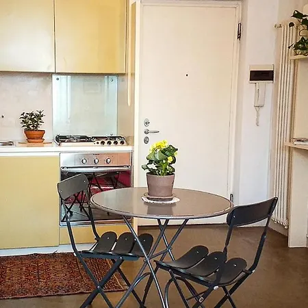 Comfortable Flat 15 Minutes Walk From Duomo Appartement